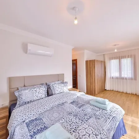 Villa Almond 1